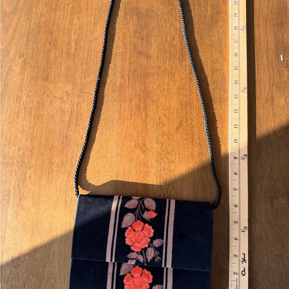 Vintage Black Clutch - Picture 5 of 7